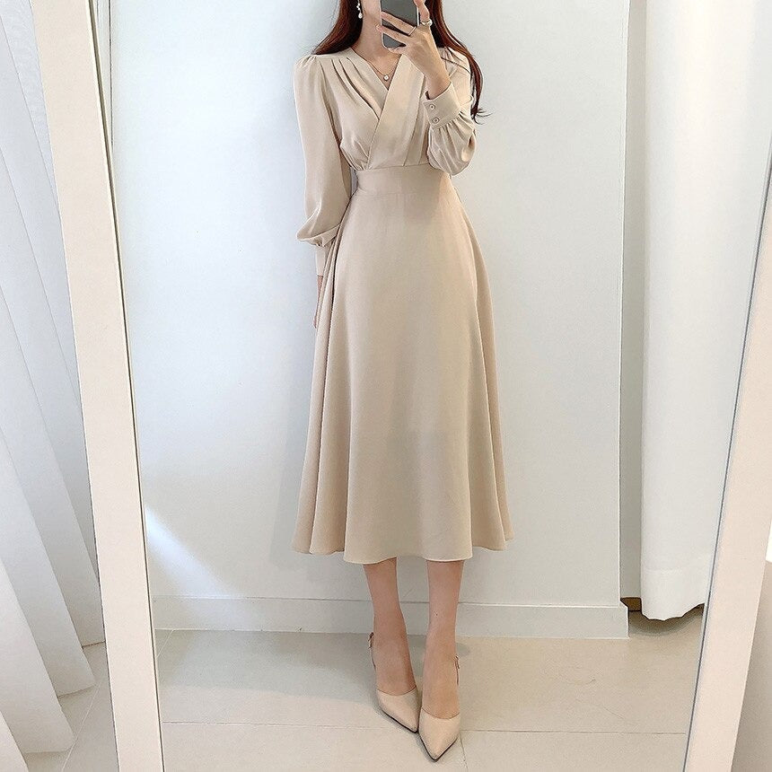 Chic A-Line Dress with V-Neck and Puff Sleeves